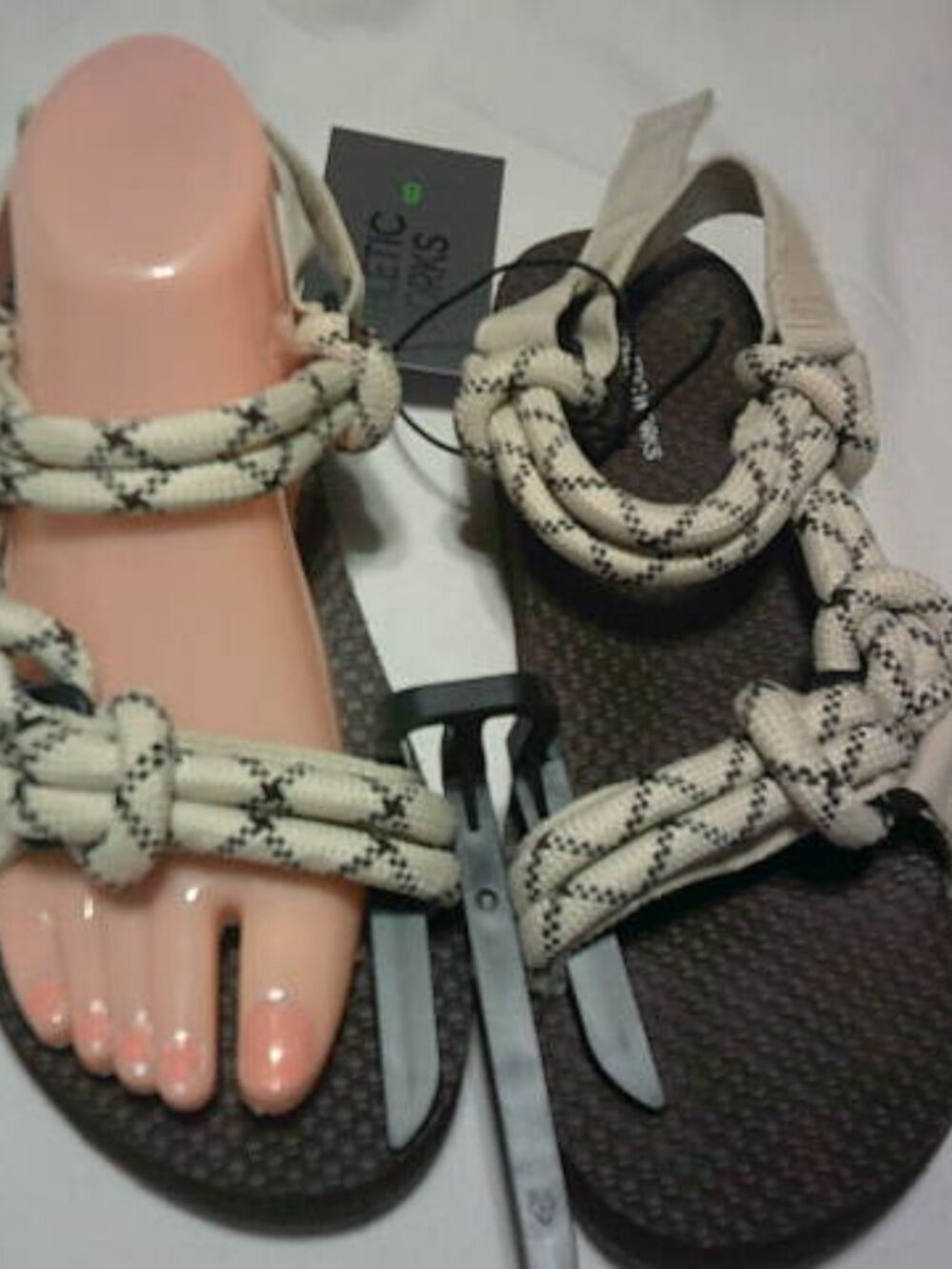 NEW WOMEN'S SIZE 8 ATHLETIC WORKS ROPE NATURE SANDALS SHOES KNOTS DESIGN 👩